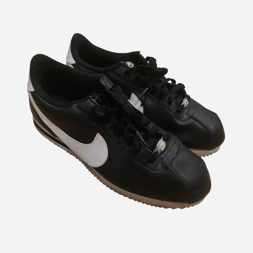 Nike Cortez size 9, great condition